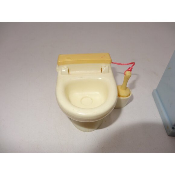Fisher Price Loving Family Dollhouse Bathroom Lot Toilet and Vanity Sink 2002 - Picture 5 of 11